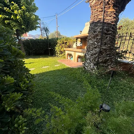 Apartman Alrose Limenária
